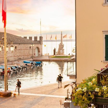 The Mansion Of Countess Rizzardi On Garda Lake Lazise Exterior foto